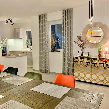 Neues Fuer Familien Mit Garten Und Sauna
