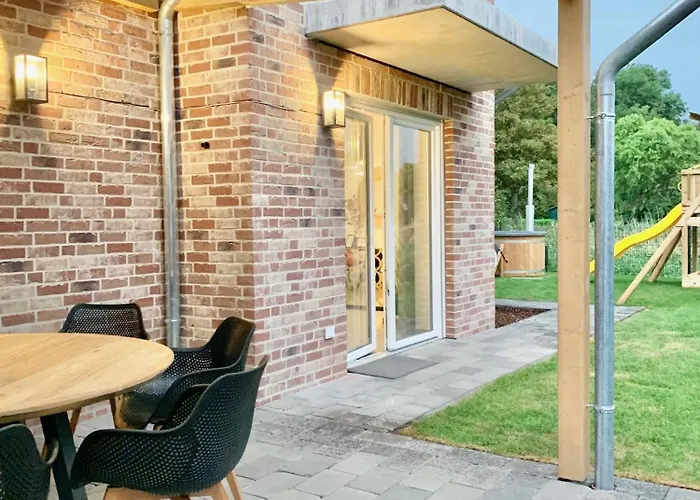 Neues Für Familien Mit Garten Und Sauna *